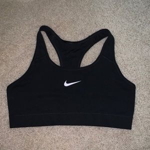 black nike sports bra